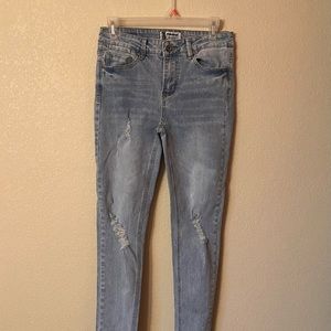 Women’s  Mistral Premium Denim Est/1976 jeans size 6